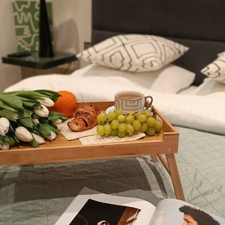 צ'סטוצ'ובה Luxury Room Well Located מראה חיצוני תמונה